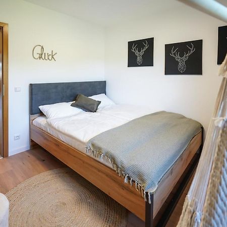 Ferienwohnung Wie dahoam Chieming Exterior foto